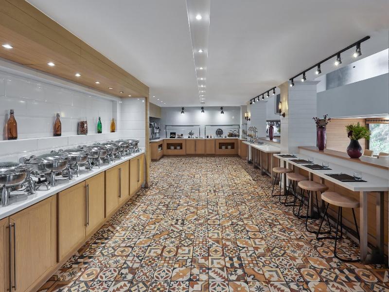 Holiday Inn Hotel Suites Cairo Maadi By Ihg image