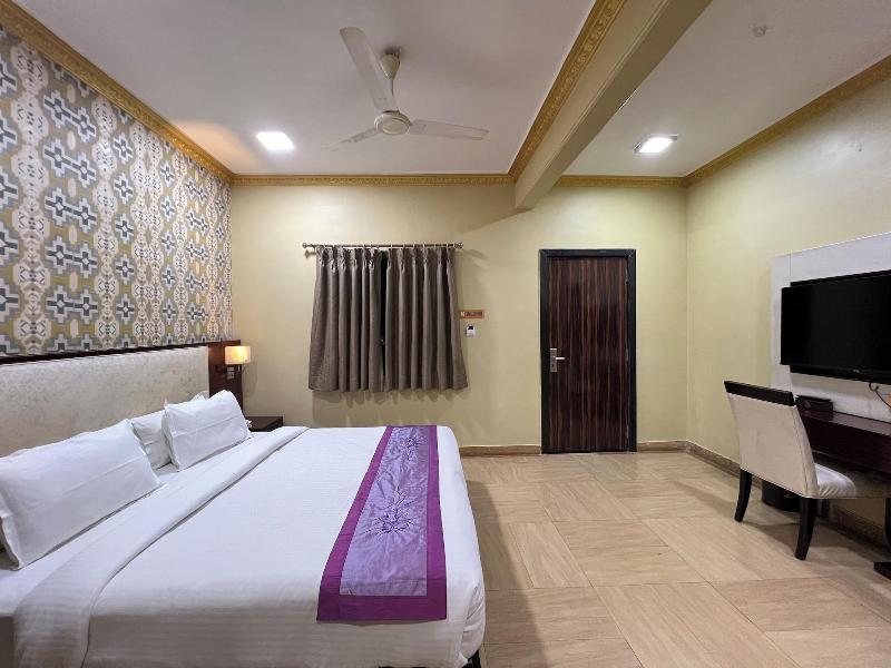 Aayush Resort Karjat image