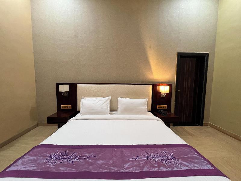 Aayush Resort Karjat image
