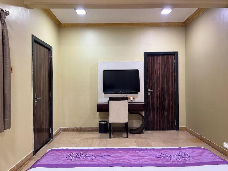 Aayush Resort Karjat image
