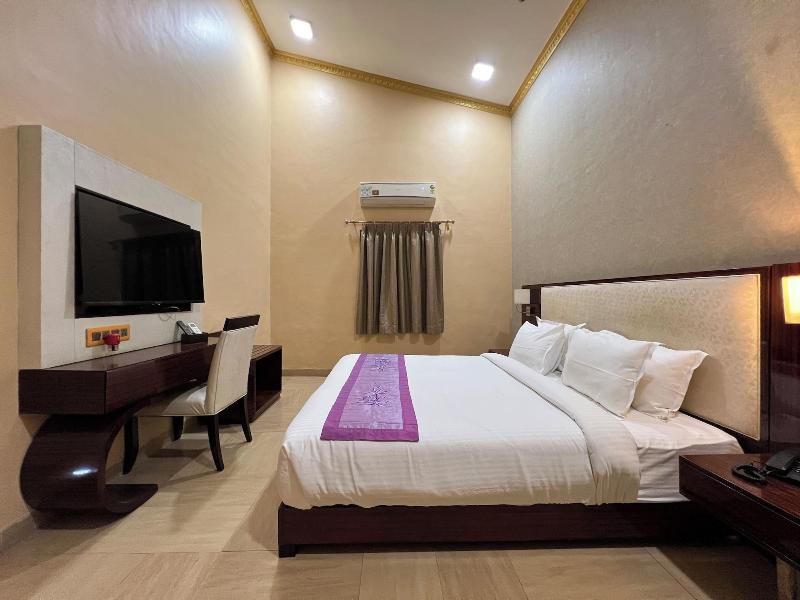 Aayush Resort Karjat image