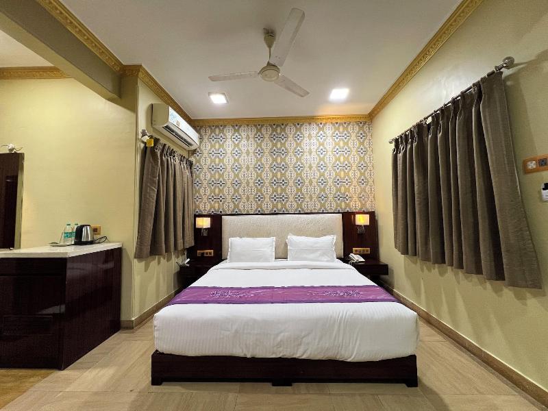 Aayush Resort Karjat image