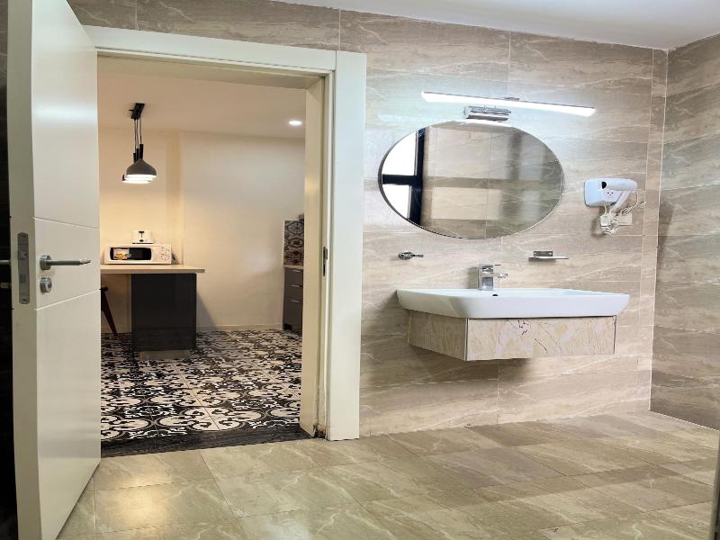 Zemilo Hotel Apartment image
