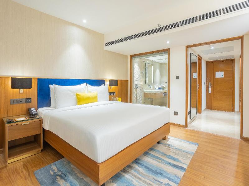Golden Tulip image