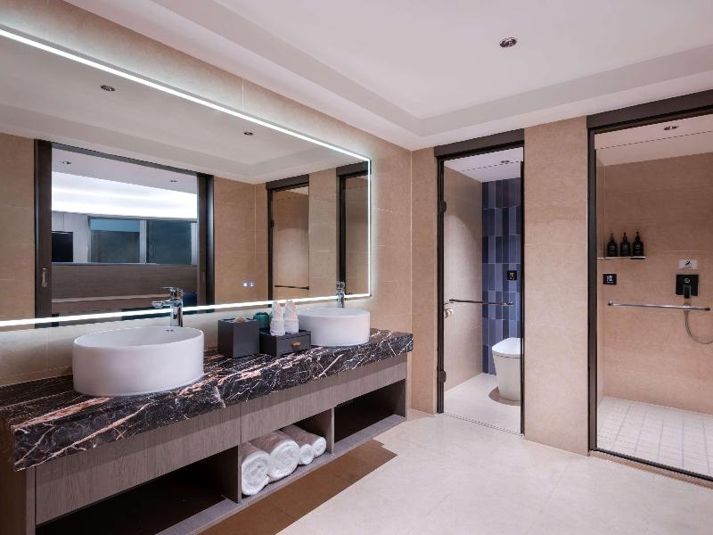 Novotel Wuxi Sanyang Plaza image
