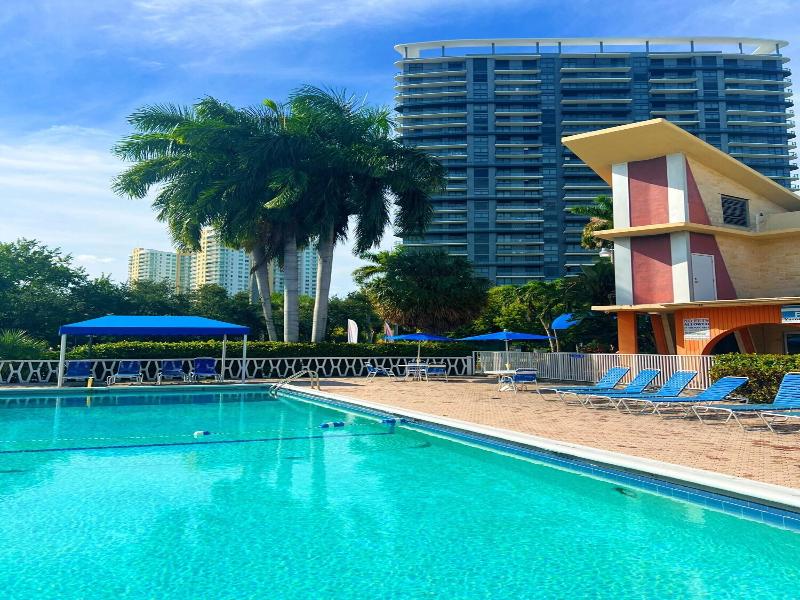 Bposhtels Hollywood Florida image