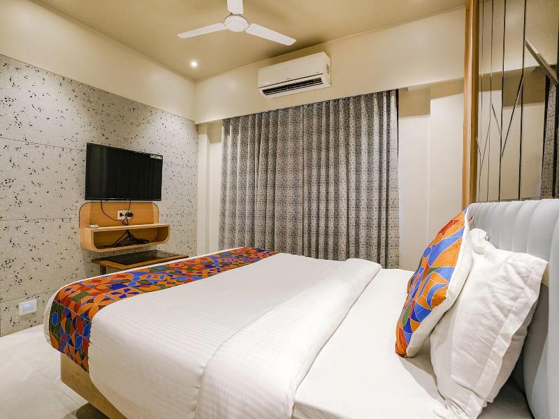 Fabhotel Springs Lodging image