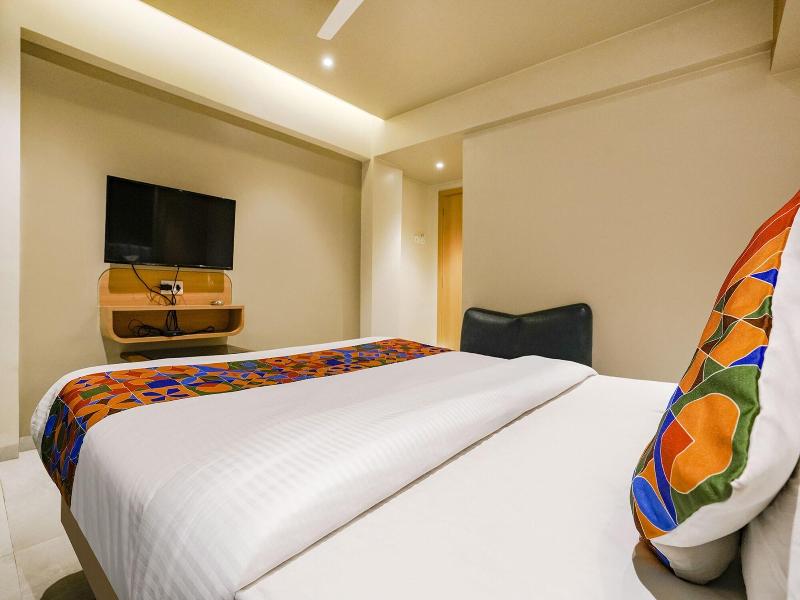 Fabhotel Springs Lodging image