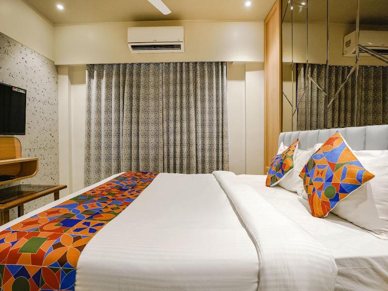 Fabhotel Springs Lodging image