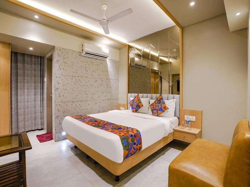 Fabhotel Springs Lodging image