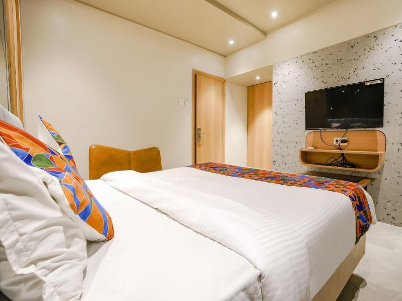 Fabhotel Springs Lodging image
