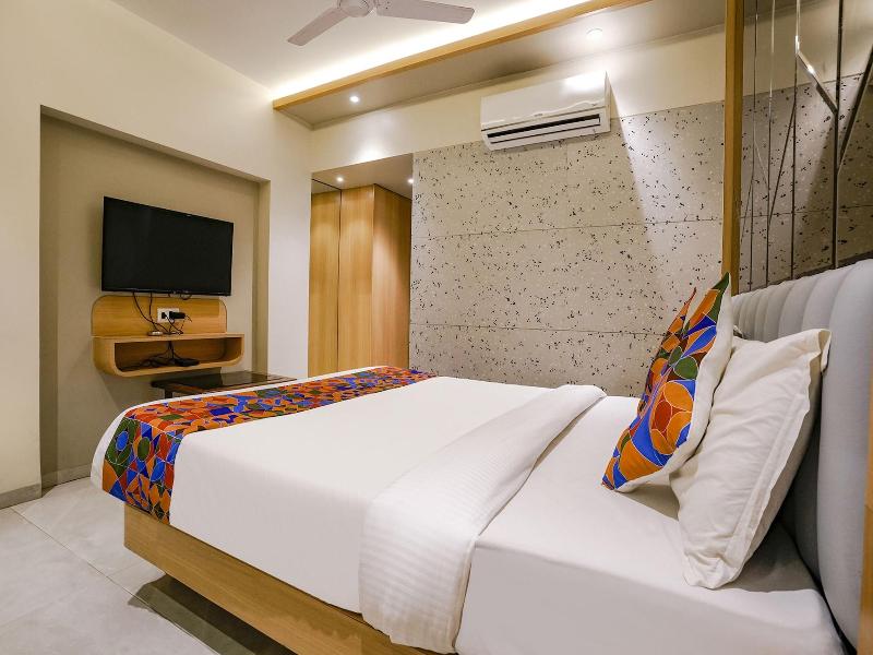 Fabhotel Springs Lodging image