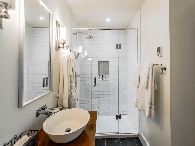 Woodbourne Inn image
