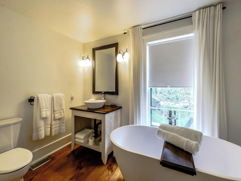 Woodbourne Inn image