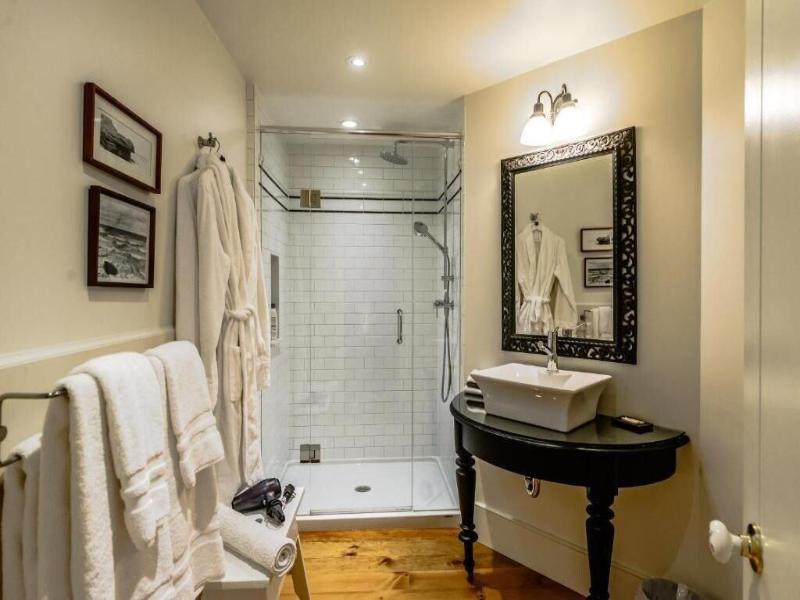 Woodbourne Inn image