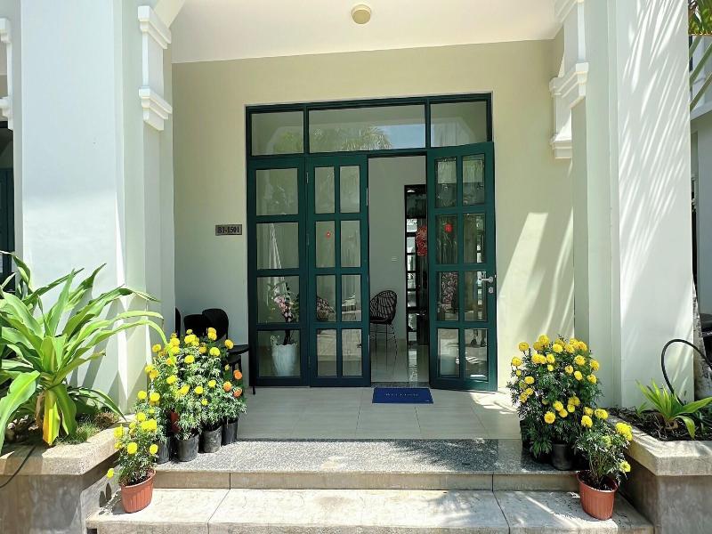 The Costis Homestay Hotel image