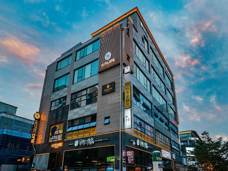 Hotels One image