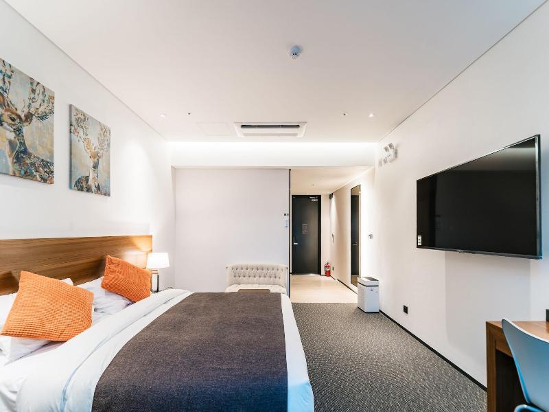 Hotels One image