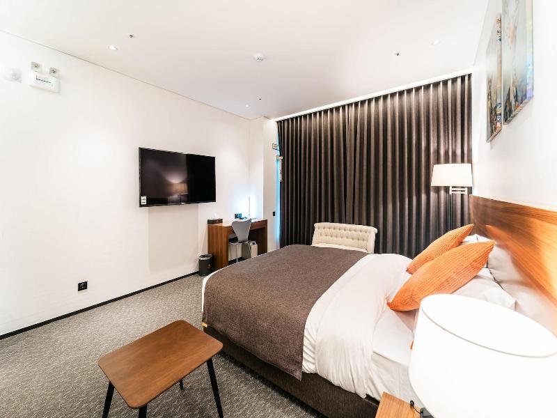 Hotels One image