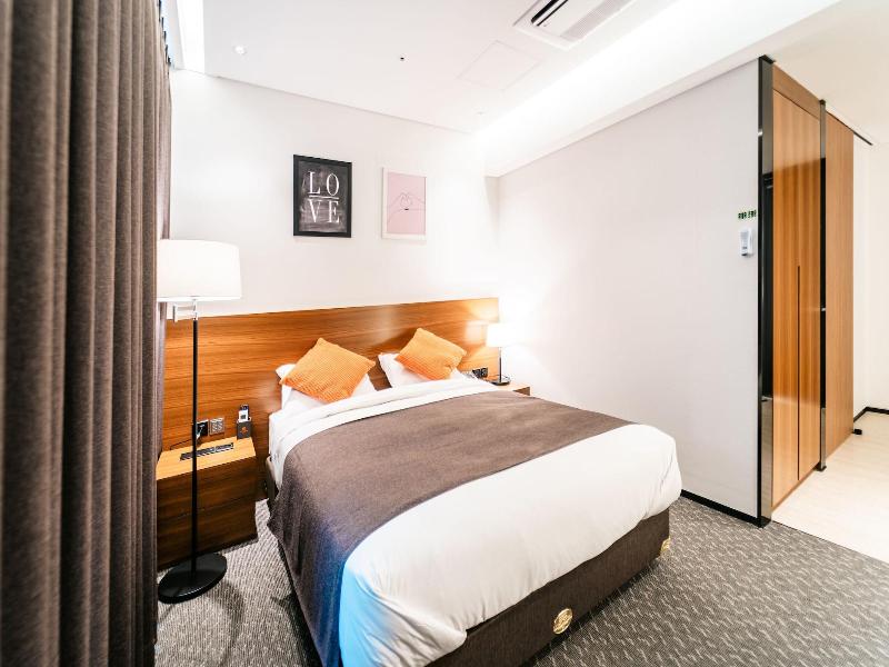 Hotels One image
