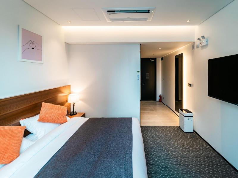 Hotels One image