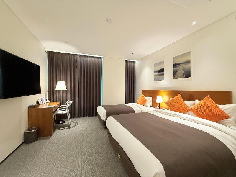 Hotels One image