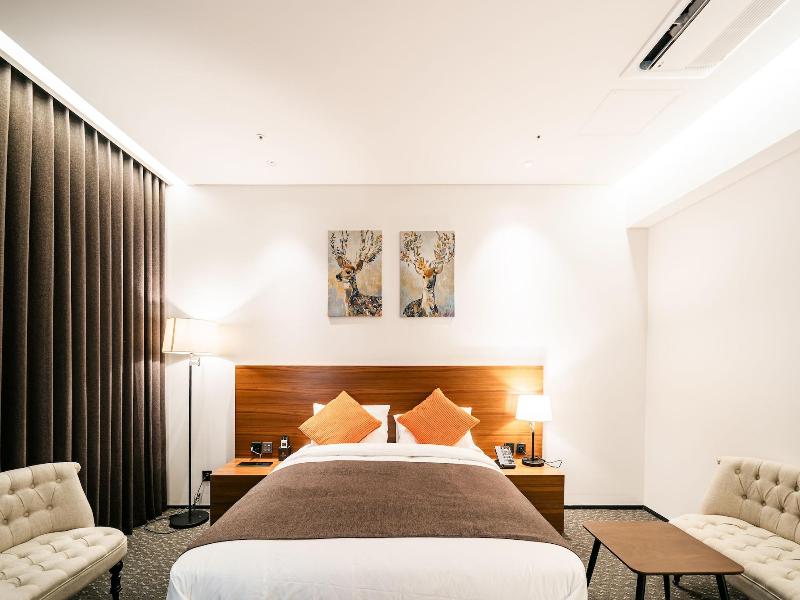 Hotels One image
