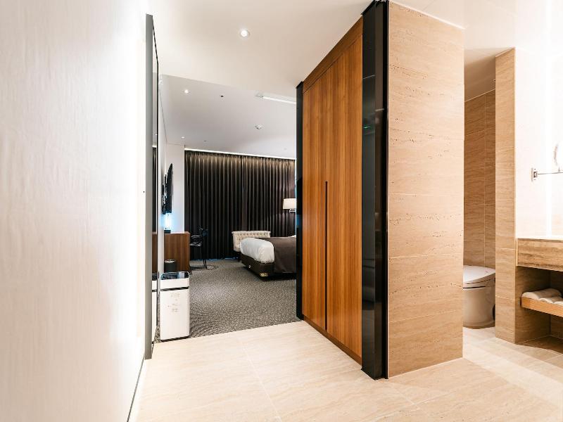 Hotels One image