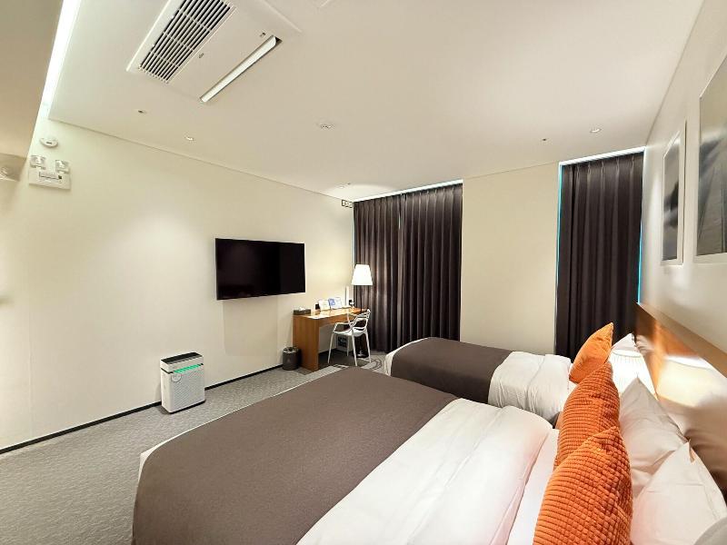 Hotels One image