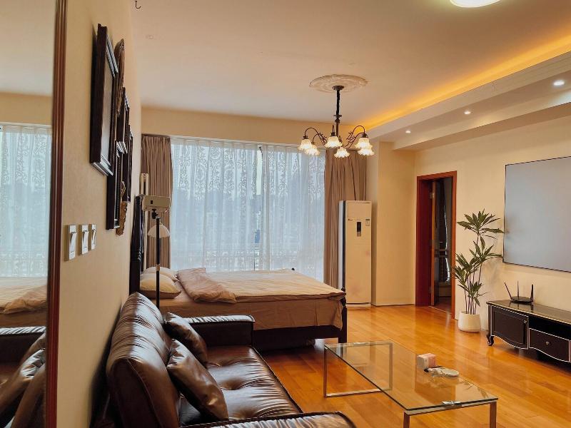 Beijing Furnished Apt With Queen Bed image