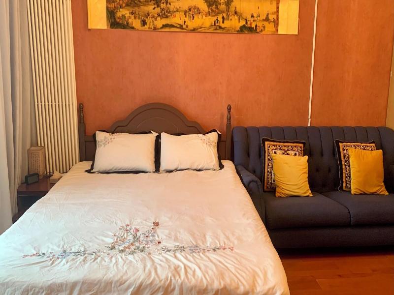 Beijing Furnished Apt With Queen Bed image