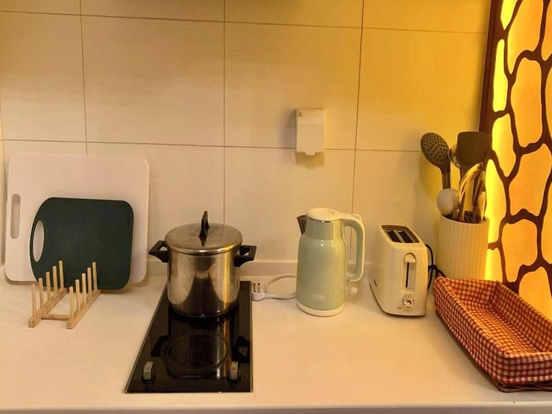 Beijing Furnished Apt With Queen Bed image