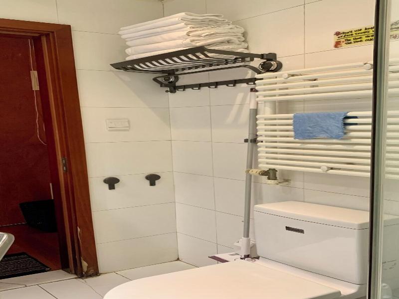 Beijing Furnished Apt With Queen Bed image