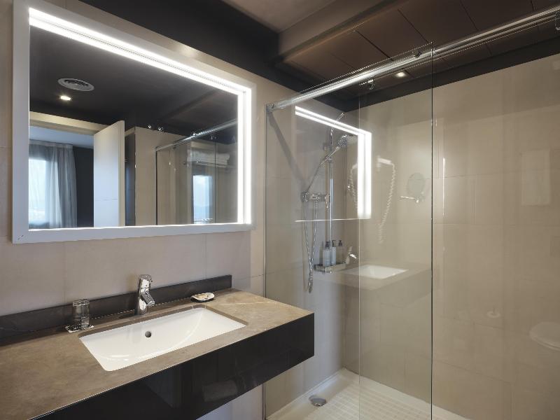 Qgat Suites & Events image