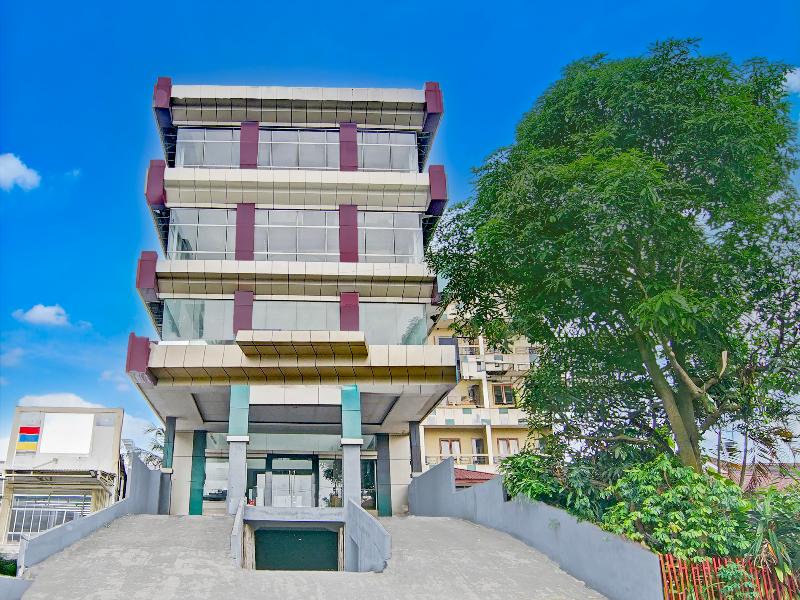 Townhouse Oak Pekanbaru Near Mall Pekanbaru — exterior view