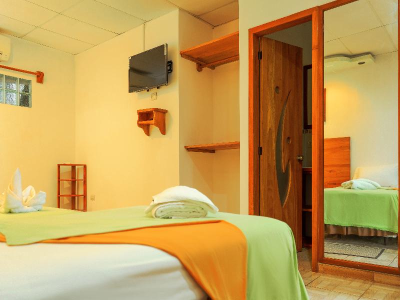 Hotel Twin Galapagos 5