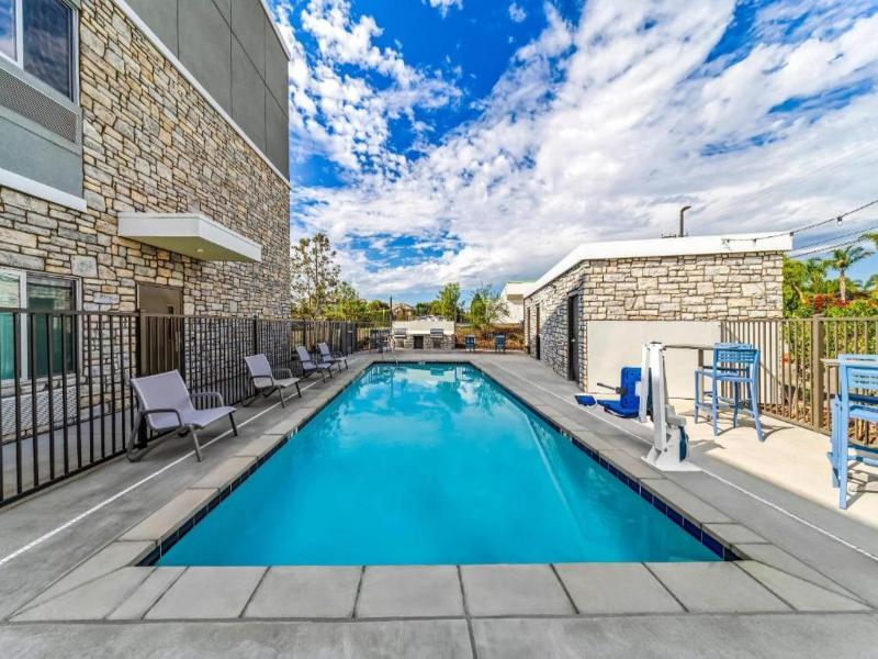 Everhome Suites Ontario image