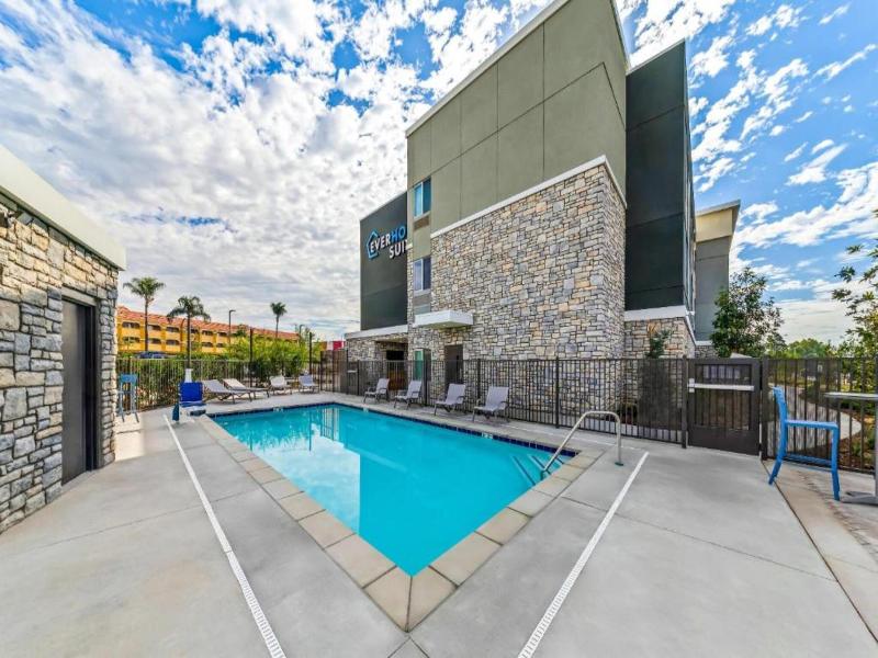 Everhome Suites Ontario image