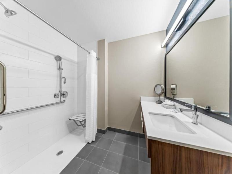 Everhome Suites Ontario image