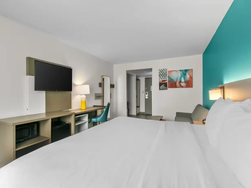 Comfort Inn & Suites image