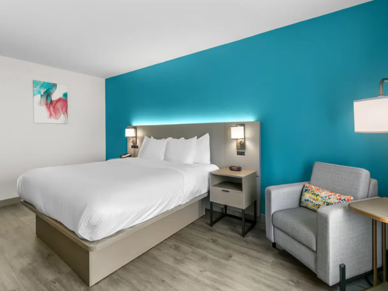 Comfort Inn & Suites image