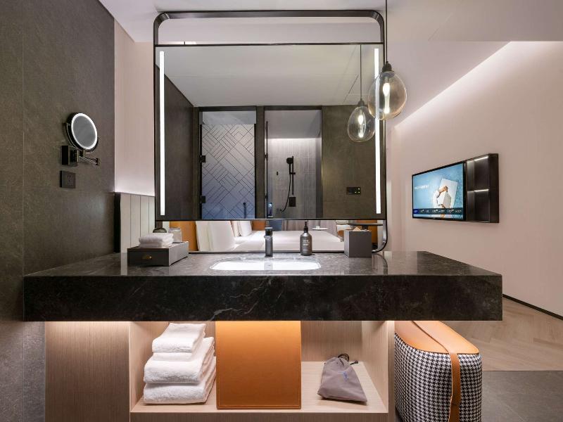 Novotel Nanjing South Railway Station image