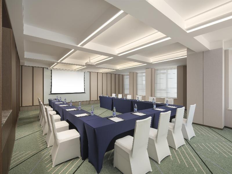 Hilton Garden Inn Urumqi Railway Station image