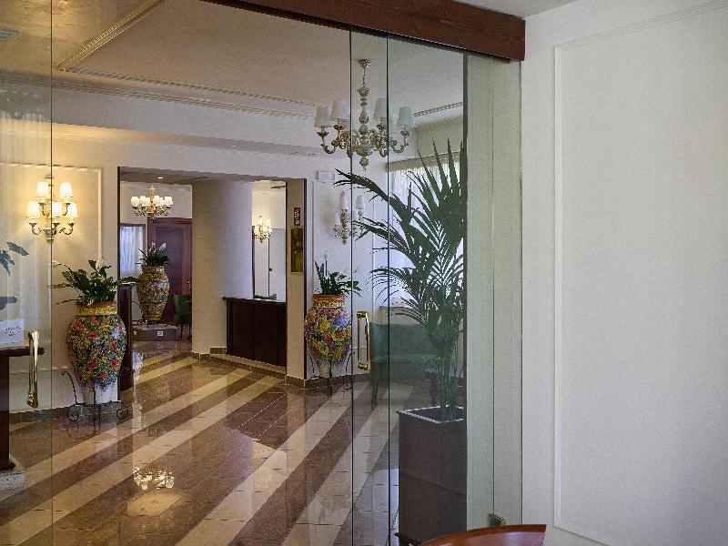 Hilton Garden Inn Urumqi Railway Station image