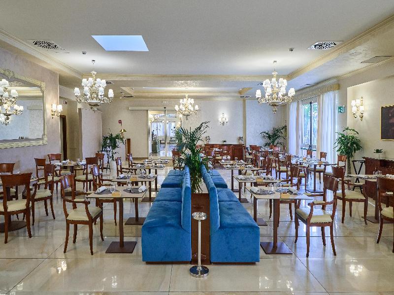 Hilton Garden Inn Urumqi Railway Station image