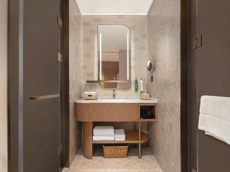 Hilton Garden Inn Urumqi Railway Station image