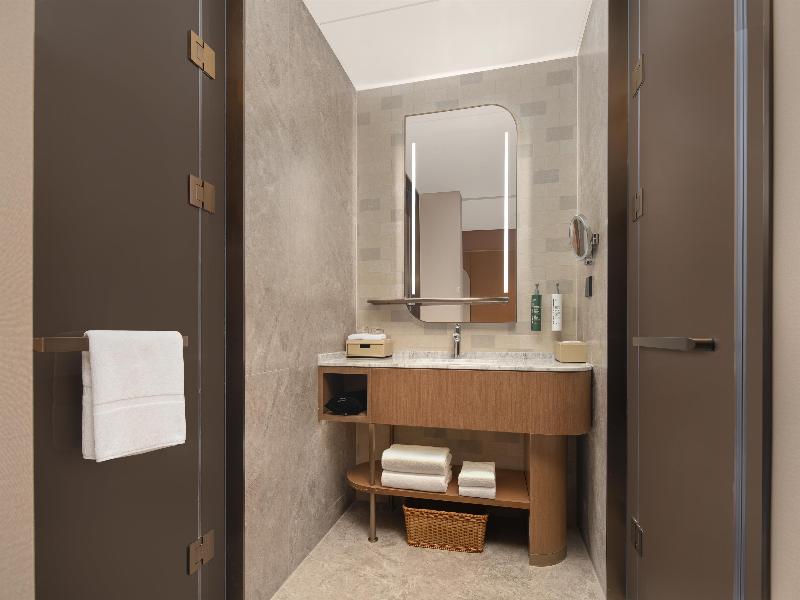 Hilton Garden Inn Urumqi Railway Station image