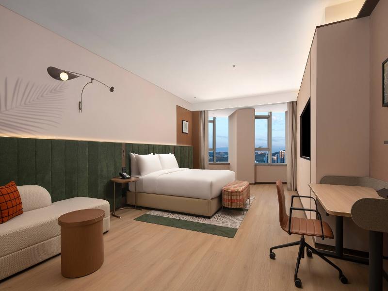 Hilton Garden Inn Urumqi Railway Station image