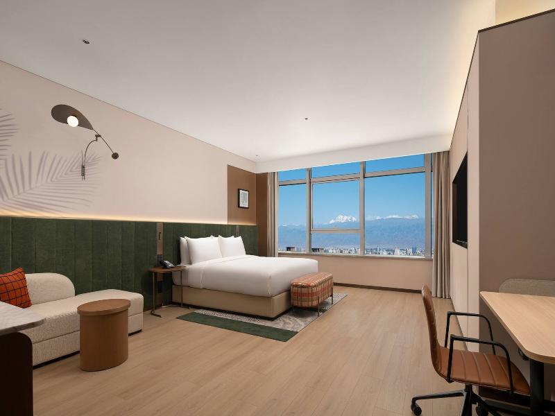 Hilton Garden Inn Urumqi Railway Station image