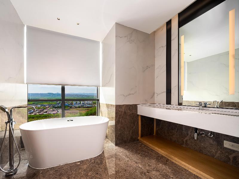 Hilton Garden Inn Fenyang Yulongwan image